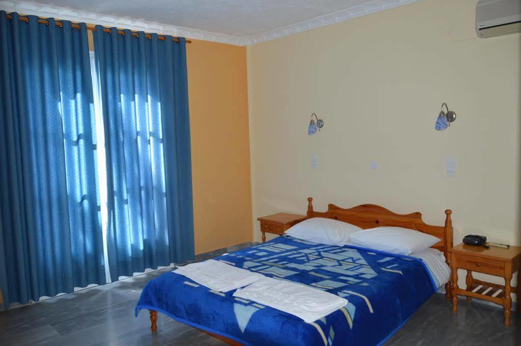 Blue Sky Hotel - Petra - Lesvos - Greece Exterior foto