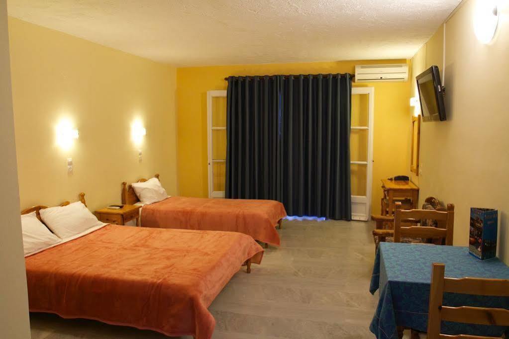 Blue Sky Hotel - Petra - Lesvos - Greece Exterior foto