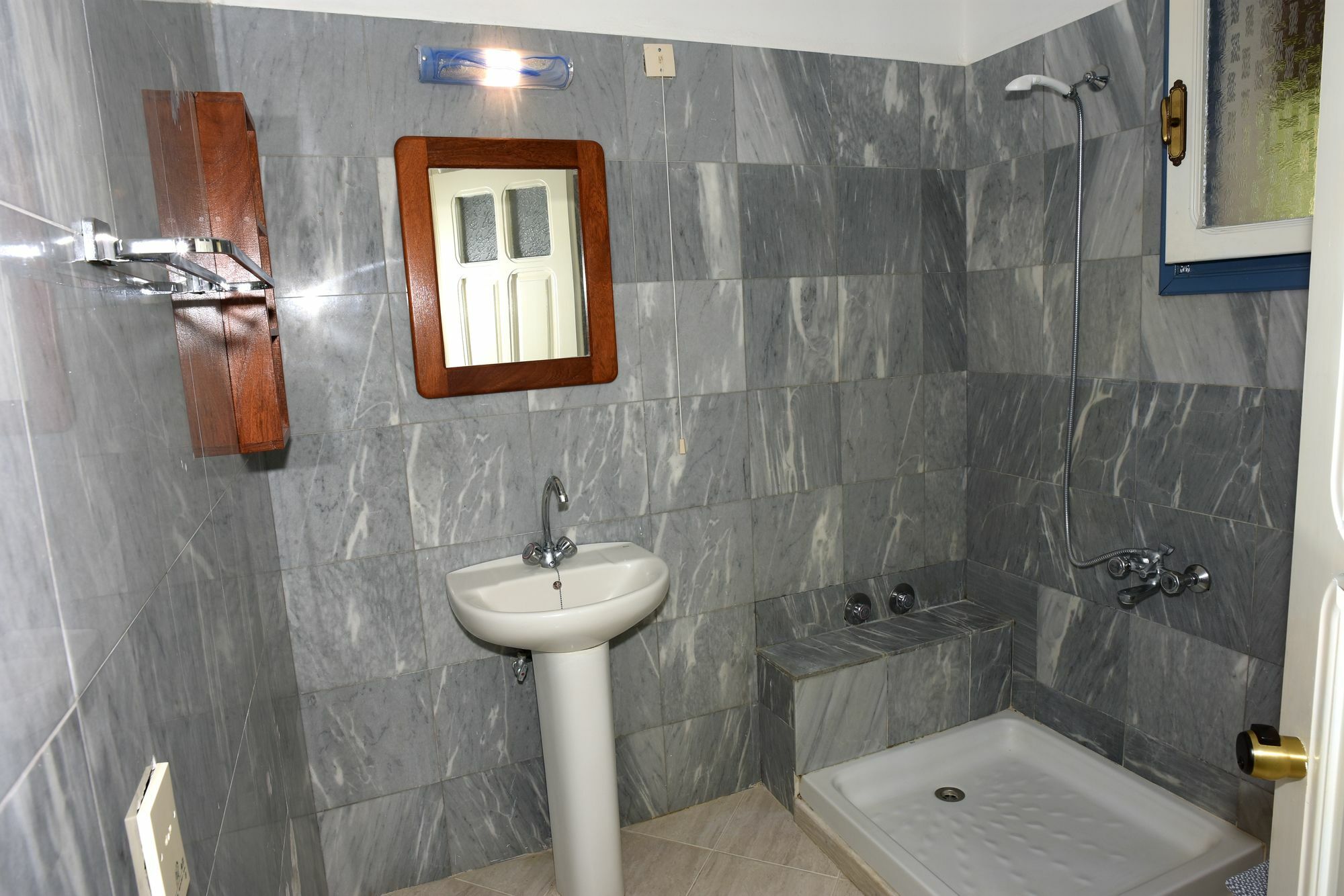 Blue Sky Hotel - Petra - Lesvos - Greece Exterior foto